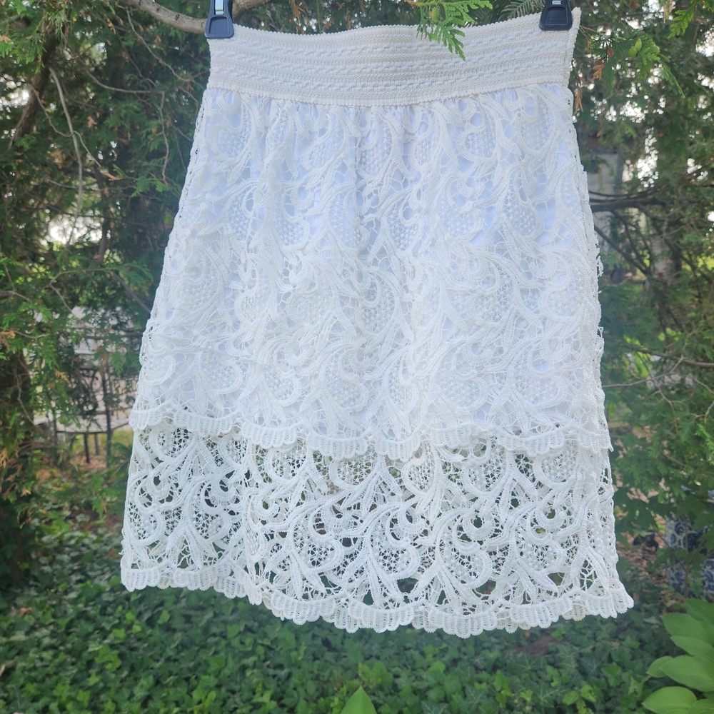 Elegant White Lace Skirt